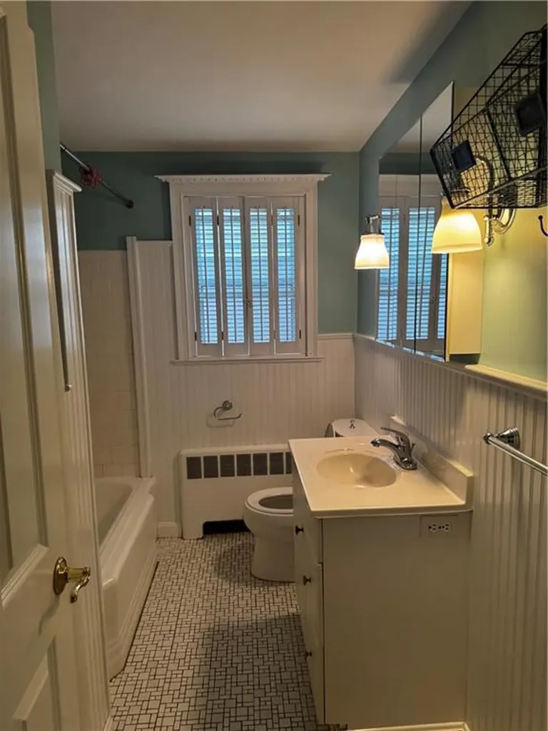 11 Rutherford Court Warwick RI 02886