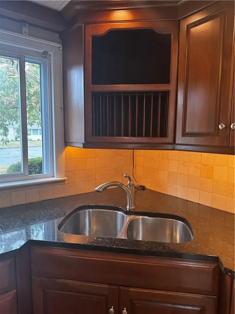 11 Rutherford Court Warwick RI 02886