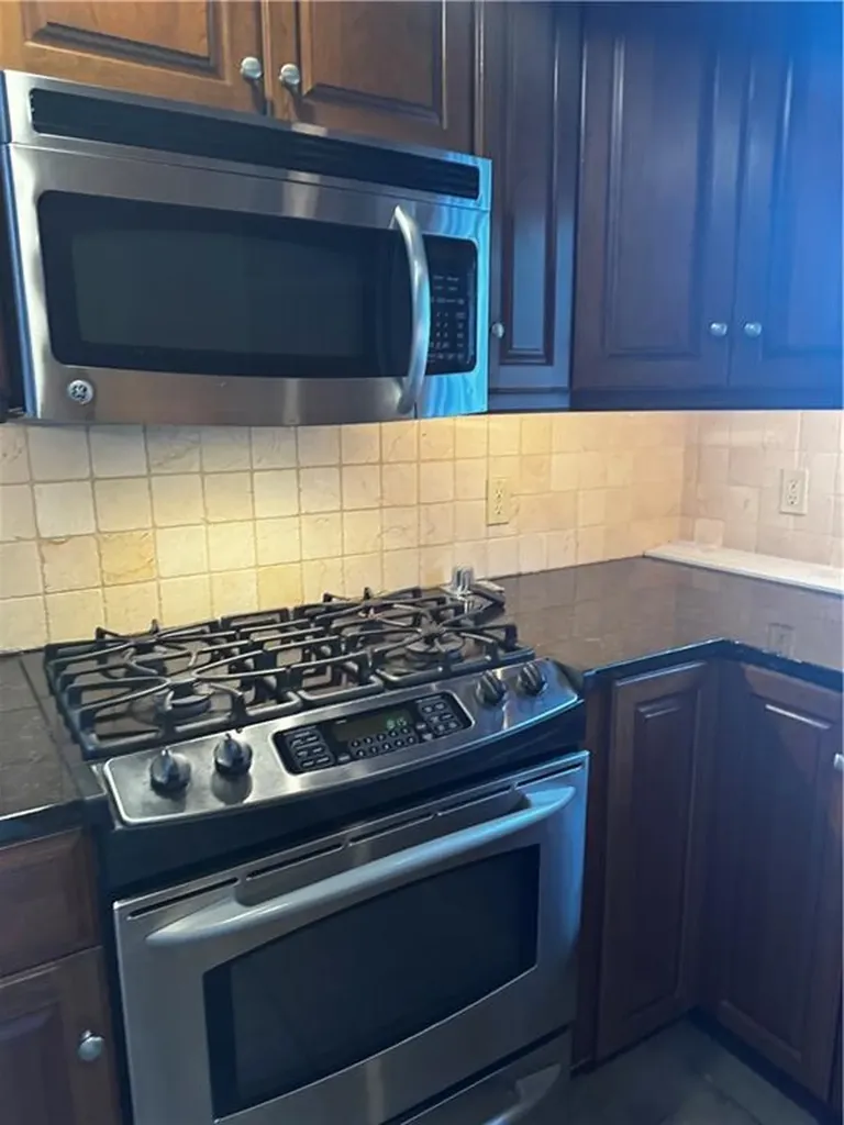 11 Rutherford Court Warwick RI 02886