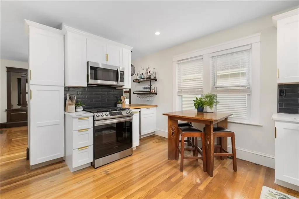 76 Myrtle Avenue Cranston RI 02910