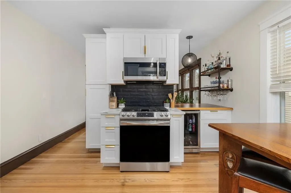 76 Myrtle Avenue Cranston RI 02910