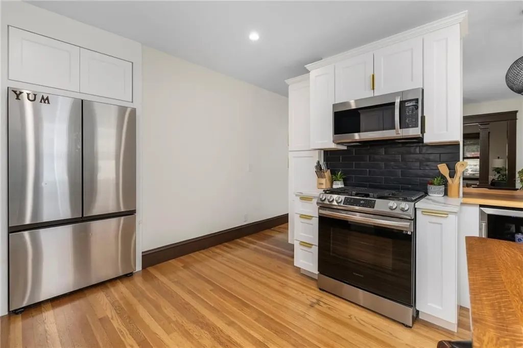 76 Myrtle Avenue Cranston RI 02910