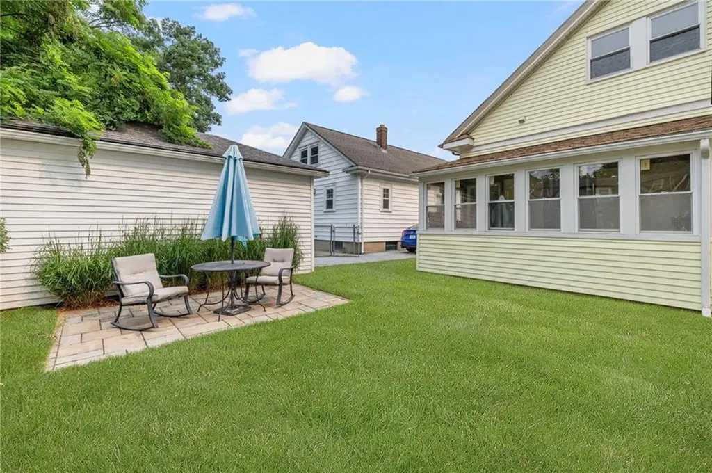 76 Myrtle Avenue Cranston RI 02910