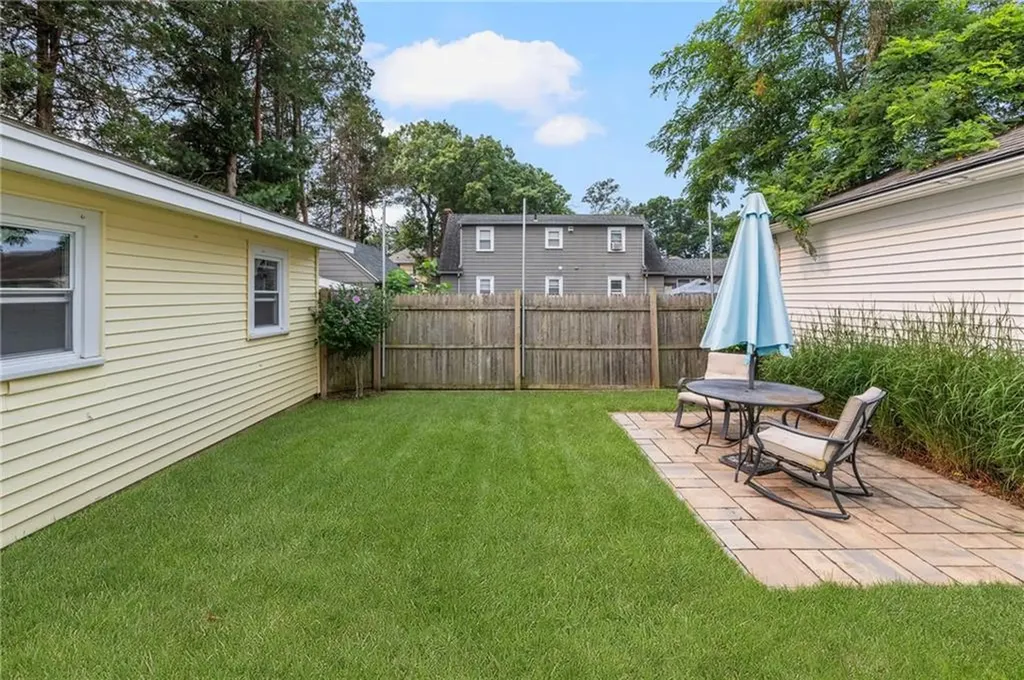76 Myrtle Avenue Cranston RI 02910