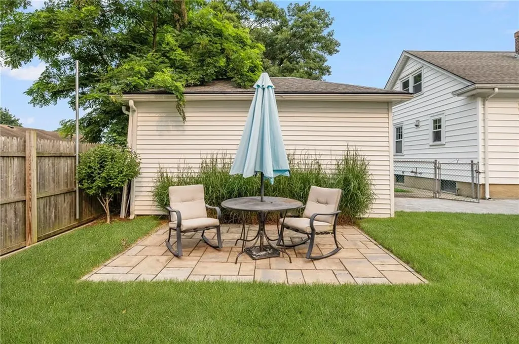 76 Myrtle Avenue Cranston RI 02910