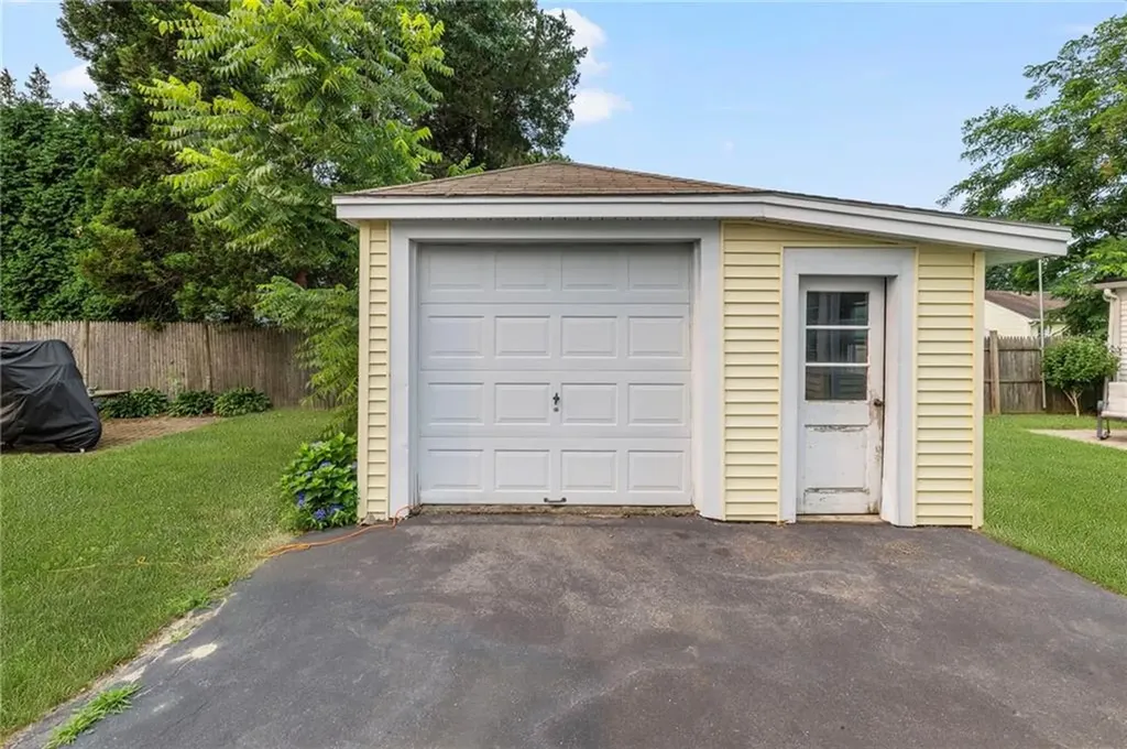 76 Myrtle Avenue Cranston RI 02910