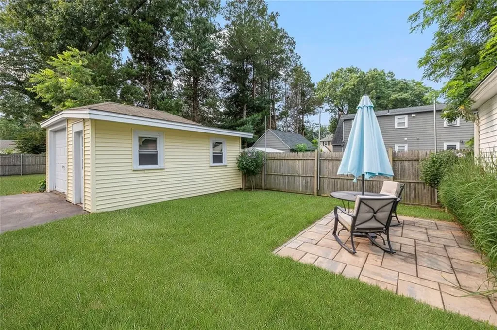 76 Myrtle Avenue Cranston RI 02910