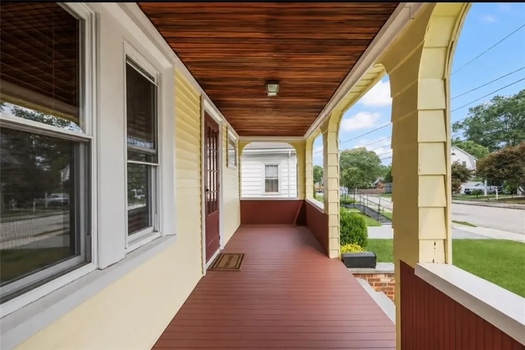 76 Myrtle Avenue Cranston RI 02910