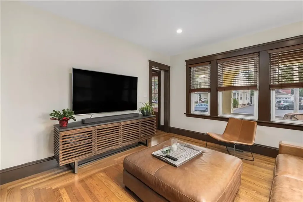 76 Myrtle Avenue Cranston RI 02910