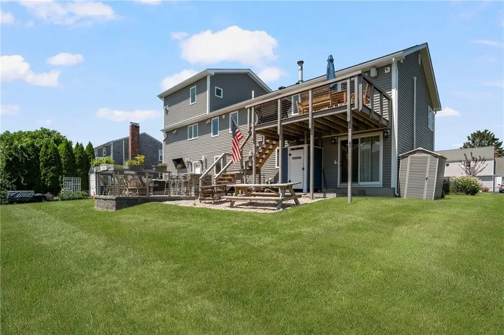 46 Exeter Boulevard Narragansett RI 02882