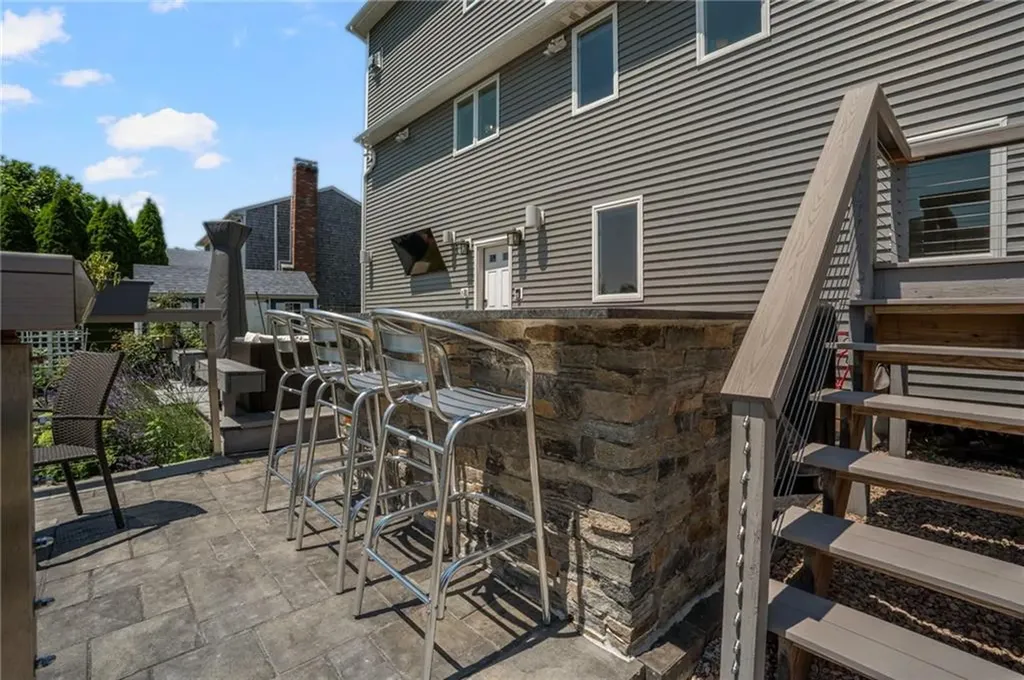 46 Exeter Boulevard Narragansett RI 02882