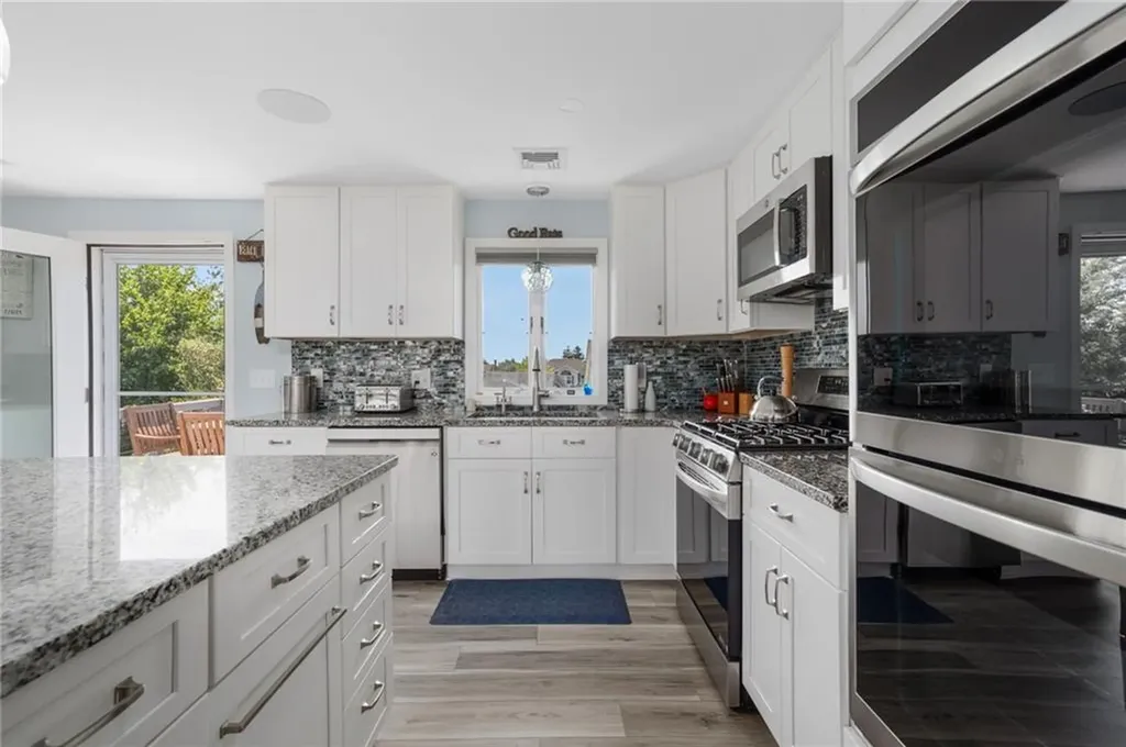 46 Exeter Boulevard Narragansett RI 02882