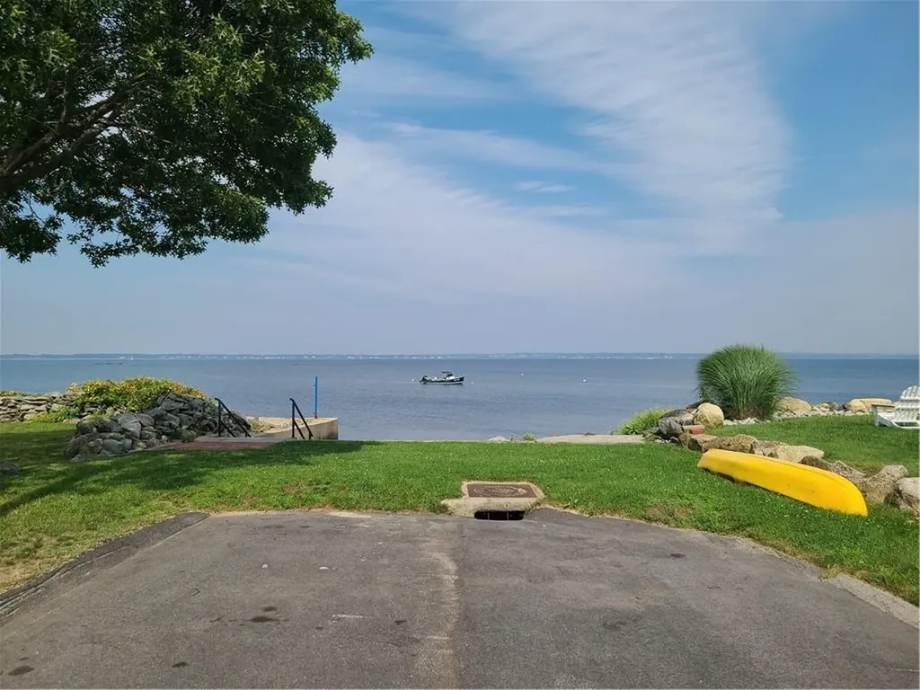 98 Alden Avenue Warwick RI 02889