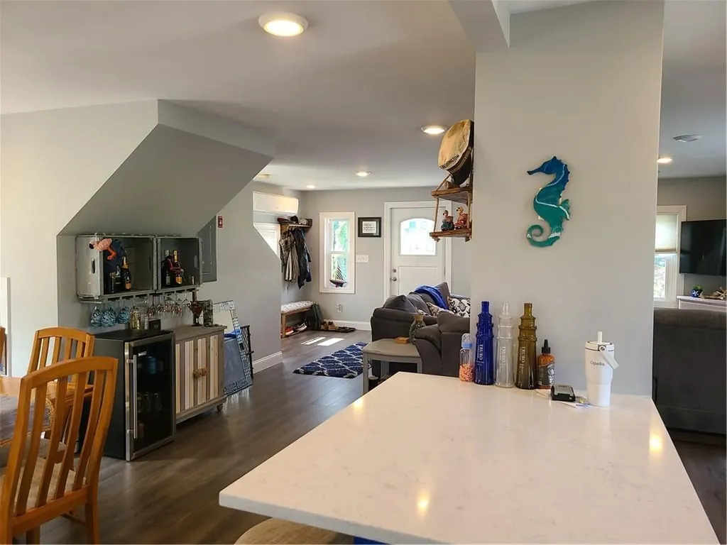 98 Alden Avenue Warwick RI 02889