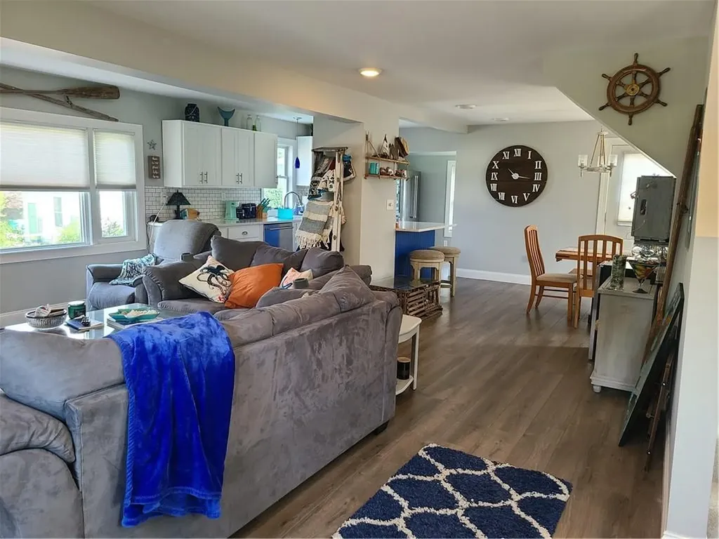 98 Alden Avenue Warwick RI 02889