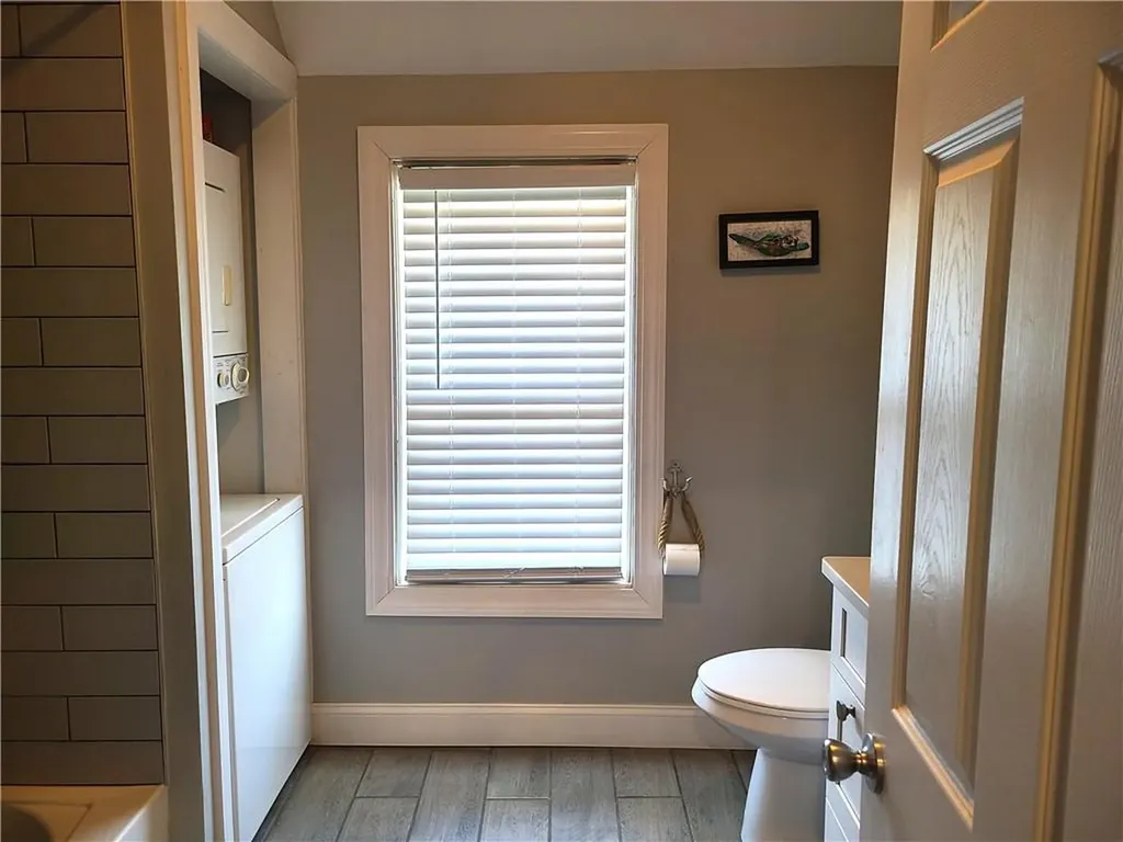 98 Alden Avenue Warwick RI 02889