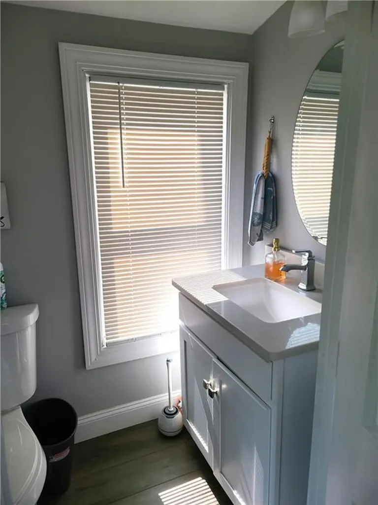 98 Alden Avenue Warwick RI 02889