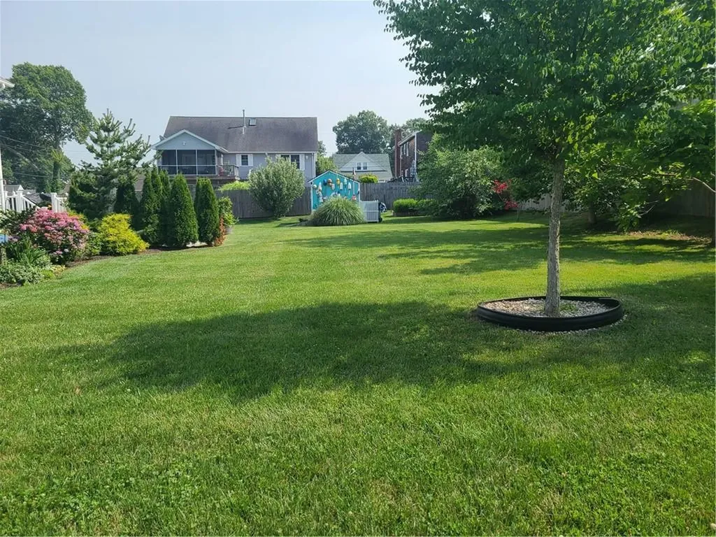 98 Alden Avenue Warwick RI 02889