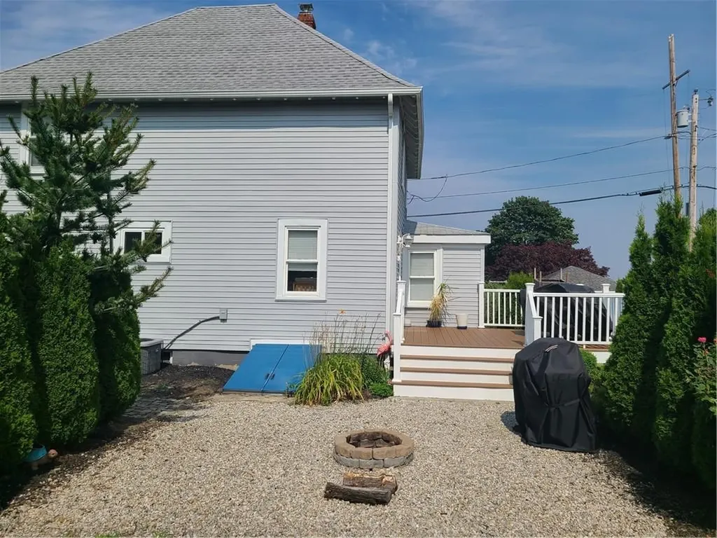 98 Alden Avenue Warwick RI 02889