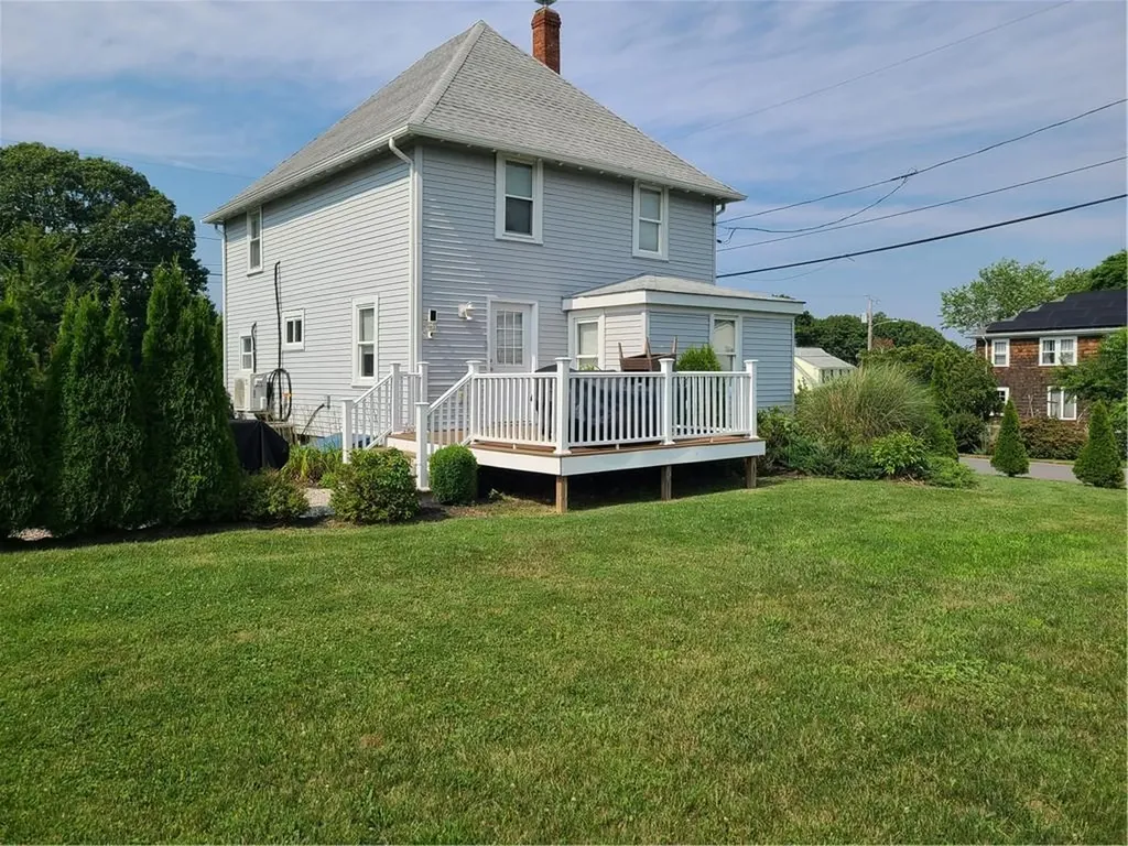 98 Alden Avenue Warwick RI 02889