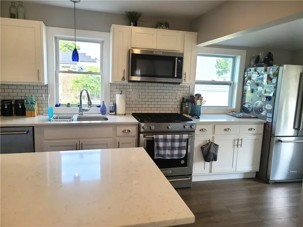 98 Alden Avenue Warwick RI 02889