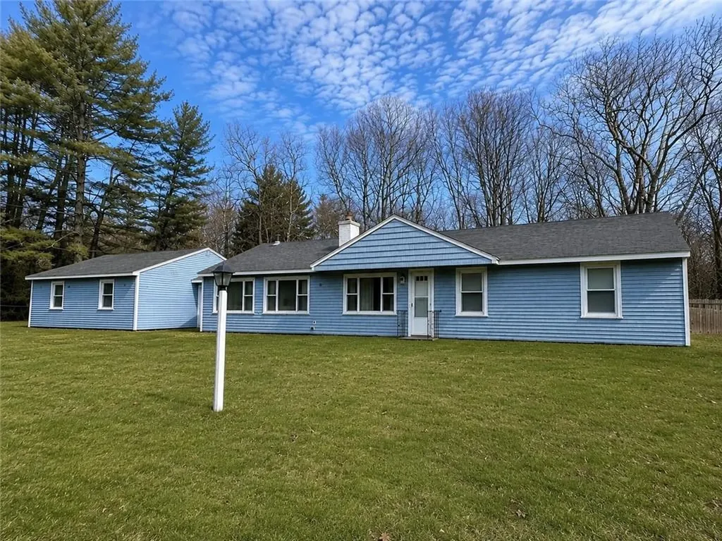16 Sandra Drive North Kingstown RI 02852