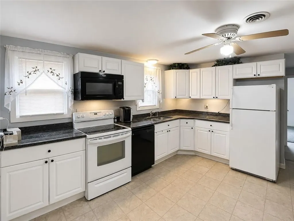 16 Sandra Drive North Kingstown RI 02852