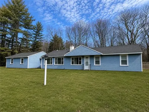 16 Sandra Drive North Kingstown RI 02852