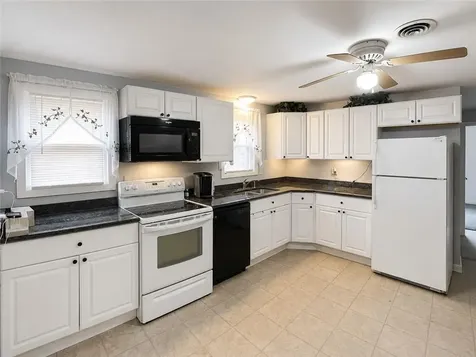 16 Sandra Drive North Kingstown RI 02852