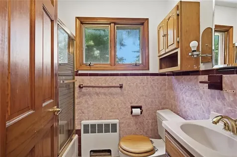 22 Hatfield Street North Kingstown RI 02852