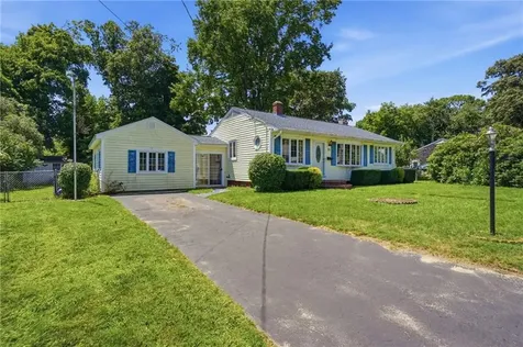 22 Hatfield Street North Kingstown RI 02852
