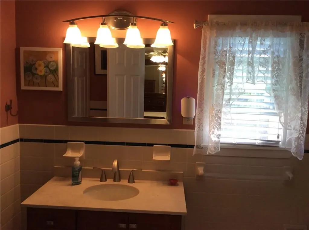 18 Mellon Road Warwick RI 02889