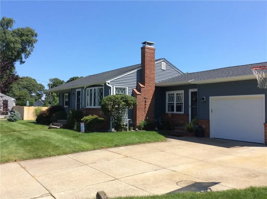 18 Mellon Road Warwick RI 02889