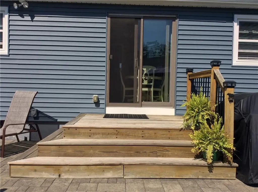 18 Mellon Road Warwick RI 02889