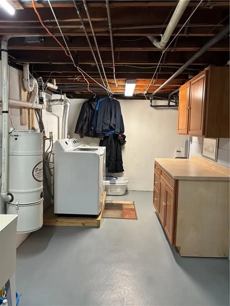 18 Mellon Road Warwick RI 02889