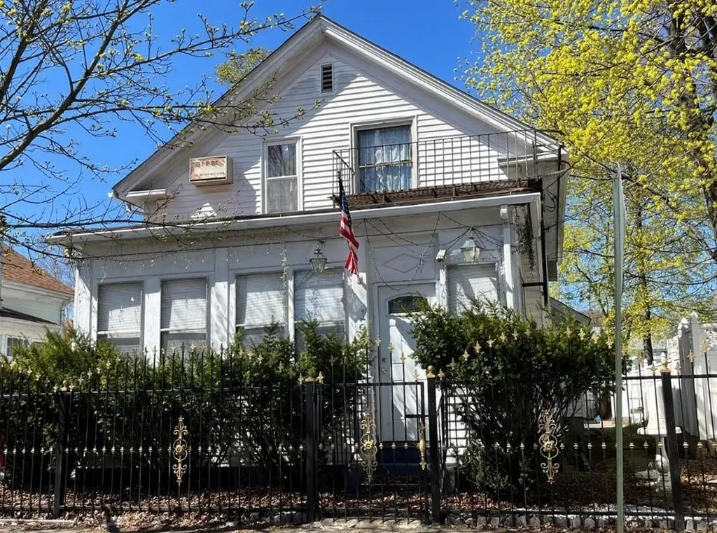 192 Lowell Avenue Providence RI 02909