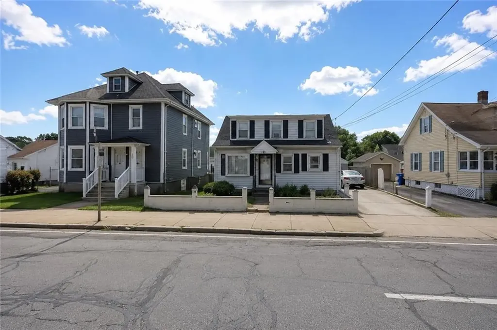 581 Newport Avenue Pawtucket RI 02861
