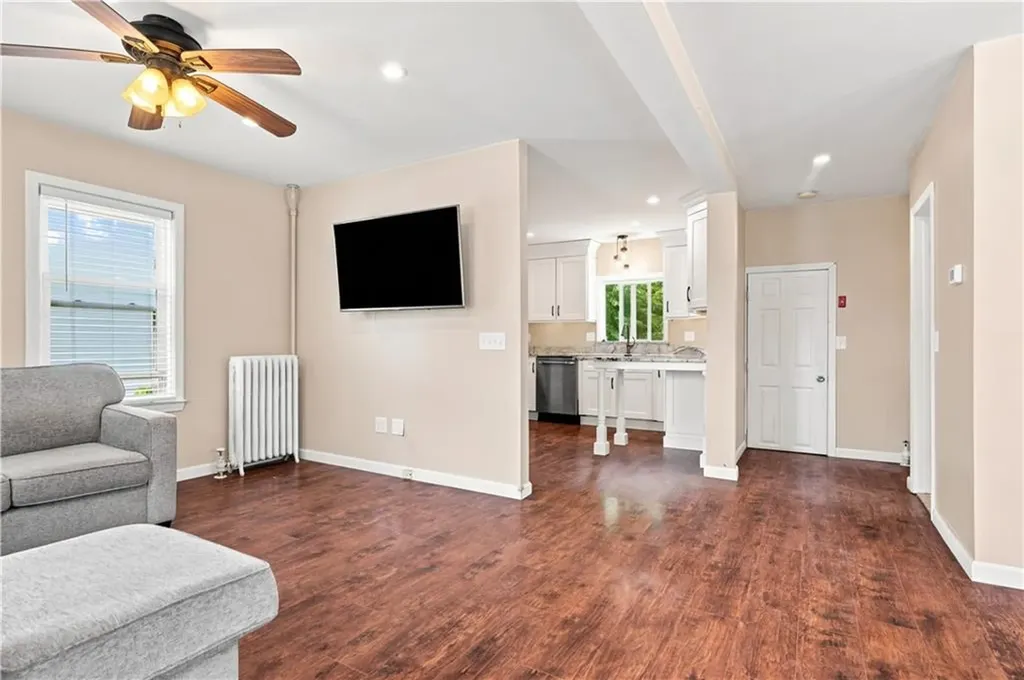 82 Dyer Avenue East Providence RI 02919