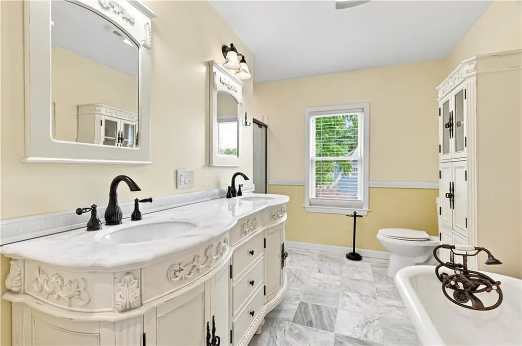 82 Dyer Avenue East Providence RI 02919