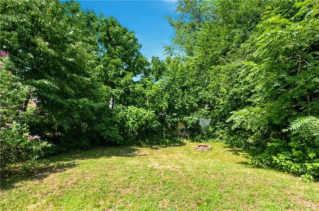 82 Dyer Avenue East Providence RI 02919
