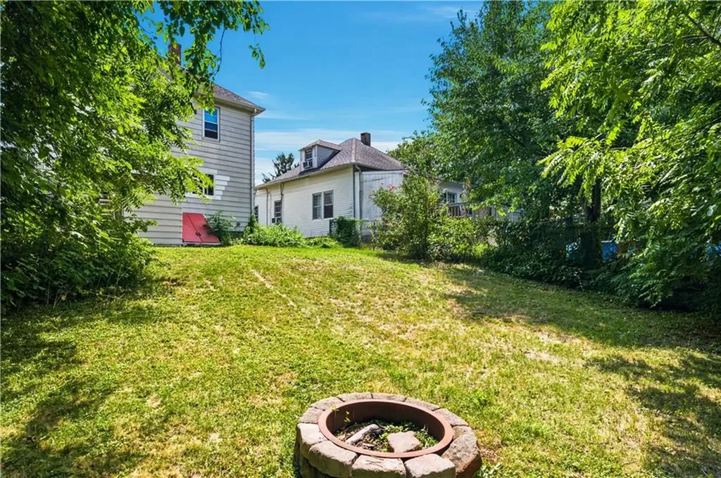 82 Dyer Avenue East Providence RI 02919