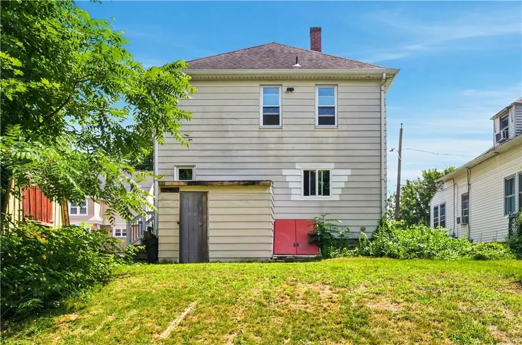 82 Dyer Avenue East Providence RI 02919