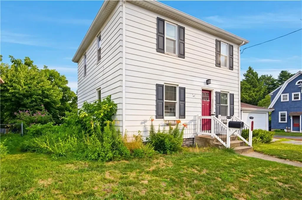 82 Dyer Avenue East Providence RI 02919