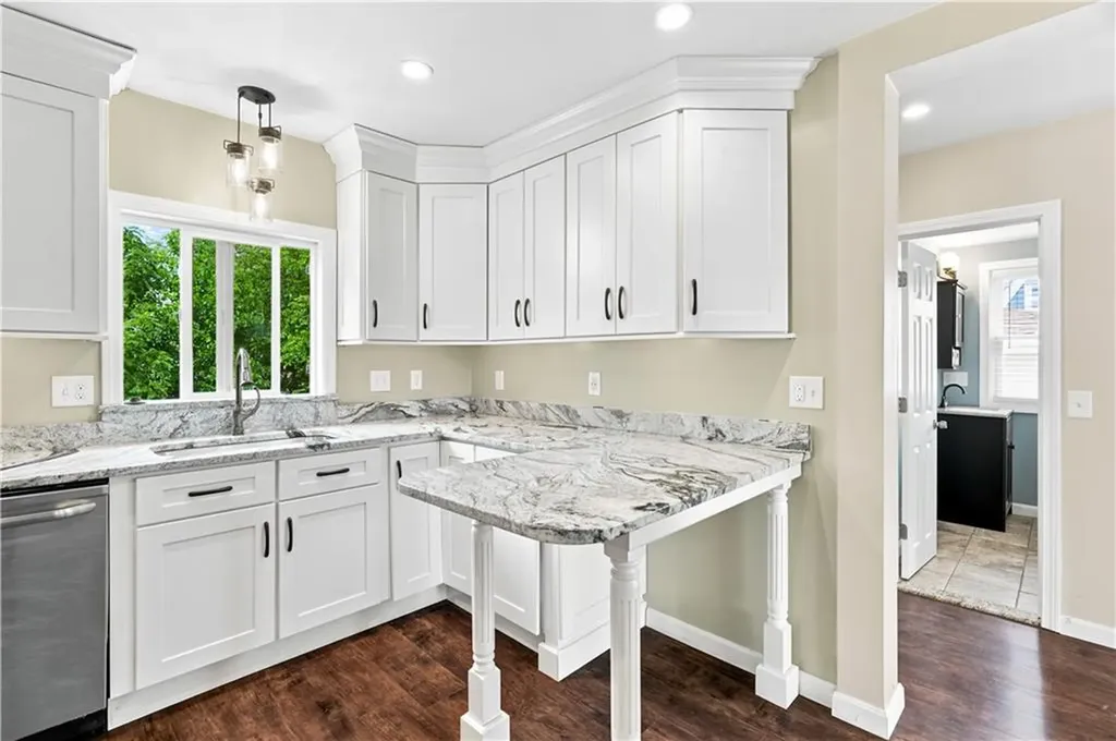 82 Dyer Avenue East Providence RI 02919