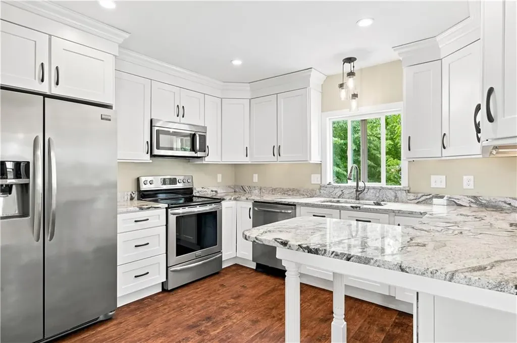 82 Dyer Avenue East Providence RI 02919