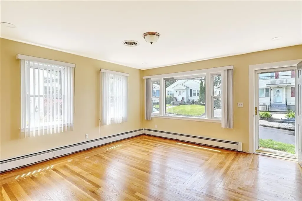 247 Grosvenor Avenue North Providence RI 02904