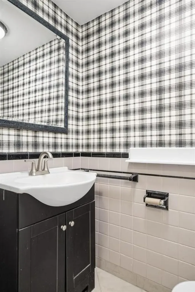 12 Buttonwood Drive Cranston RI 02920