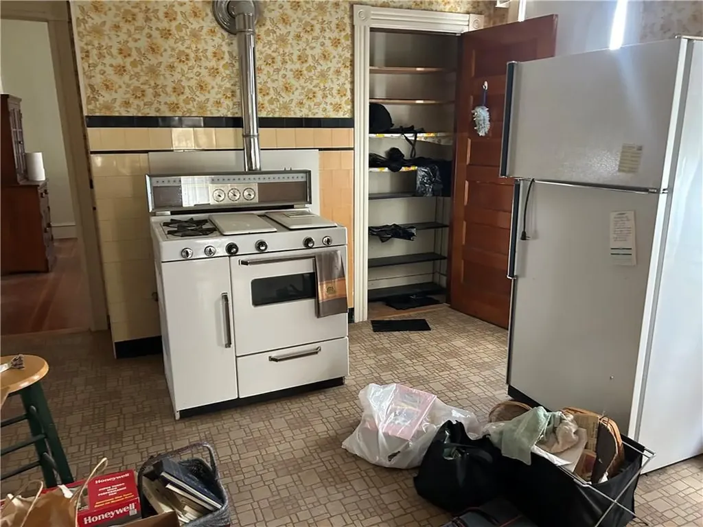 209 Webster Avenue Providence RI 02909