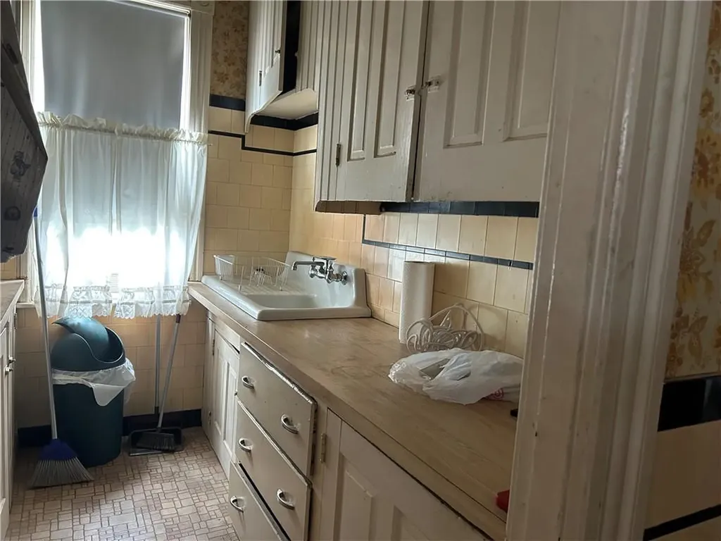 209 Webster Avenue Providence RI 02909