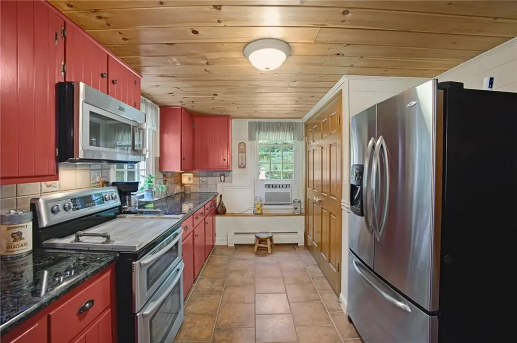 22 Burgess Road Foster RI 02825
